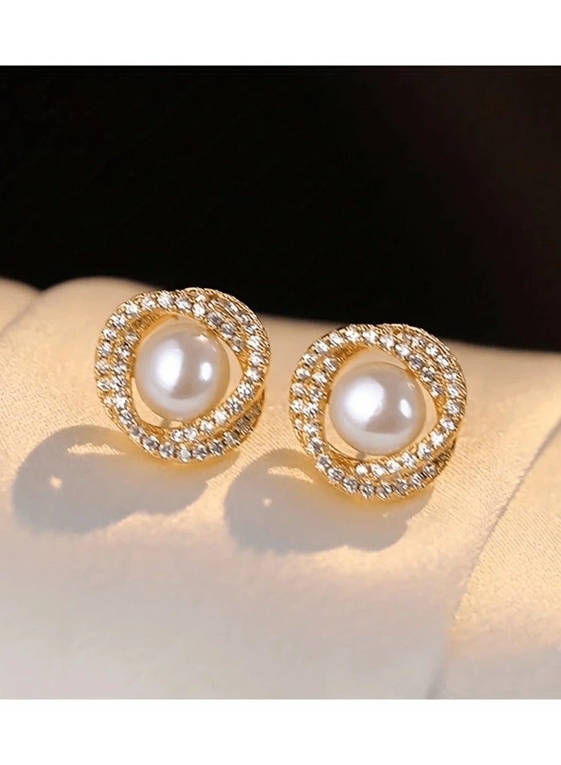 اكسسوار نسائي طقم يحتوي على سلسال ، اقراط و خاتم باللون الذهبي  مرصع باحجار الراين اللامعه و بتصميم لؤلؤ - Image 2