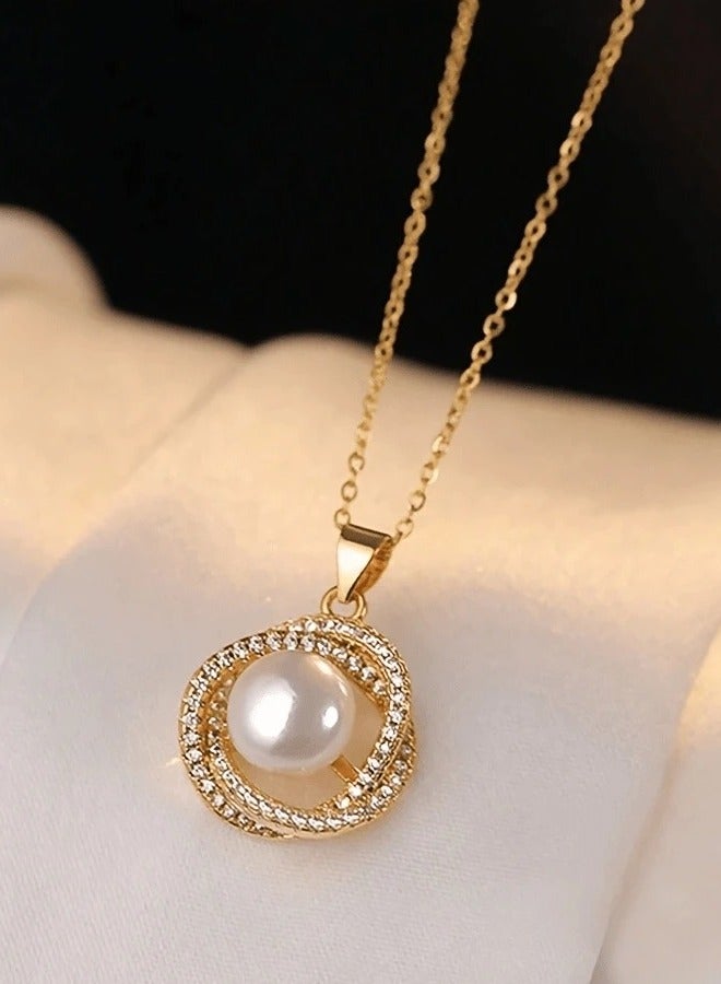 اكسسوار نسائي طقم يحتوي على سلسال ، اقراط و خاتم باللون الذهبي  مرصع باحجار الراين اللامعه و بتصميم لؤلؤ - Image 3