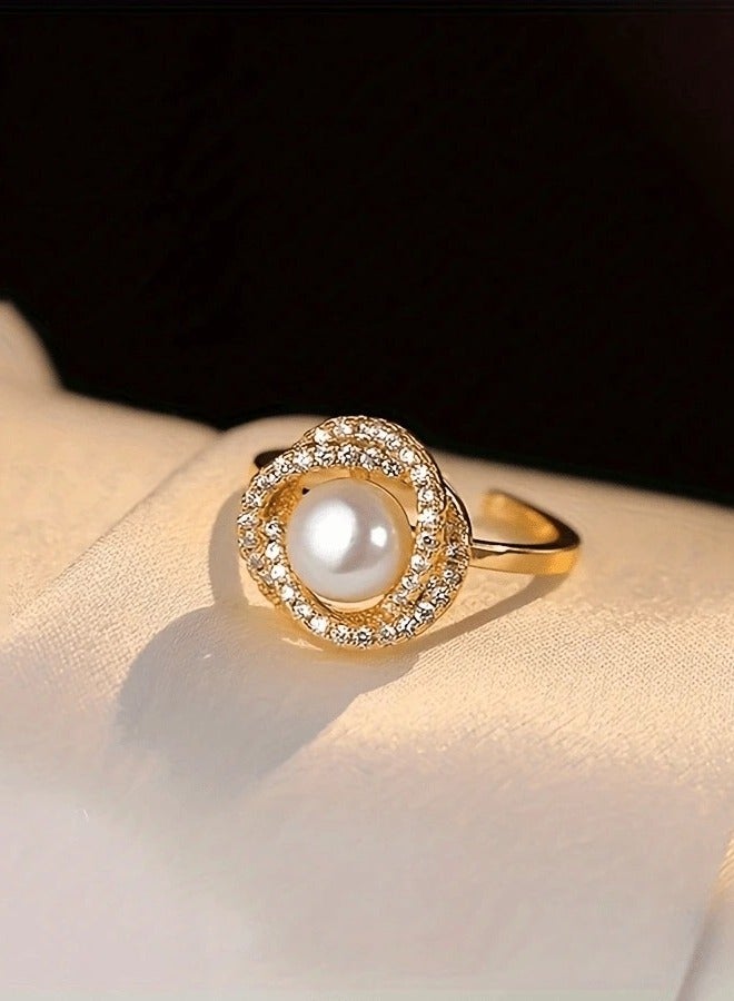 اكسسوار نسائي طقم يحتوي على سلسال ، اقراط و خاتم باللون الذهبي  مرصع باحجار الراين اللامعه و بتصميم لؤلؤ - Image 4