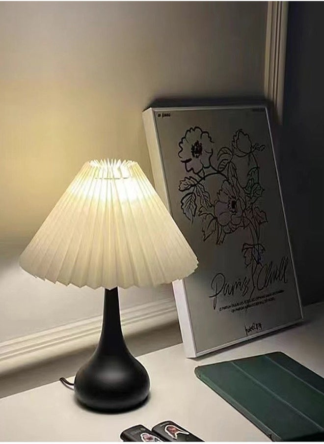Thoraya - Table Lamp with Pleated lampshade, Bedside Lamp, Vintage American Lamp Decoration in The Master Bedroom, White Fabric Shade Table Lamp - Image 1