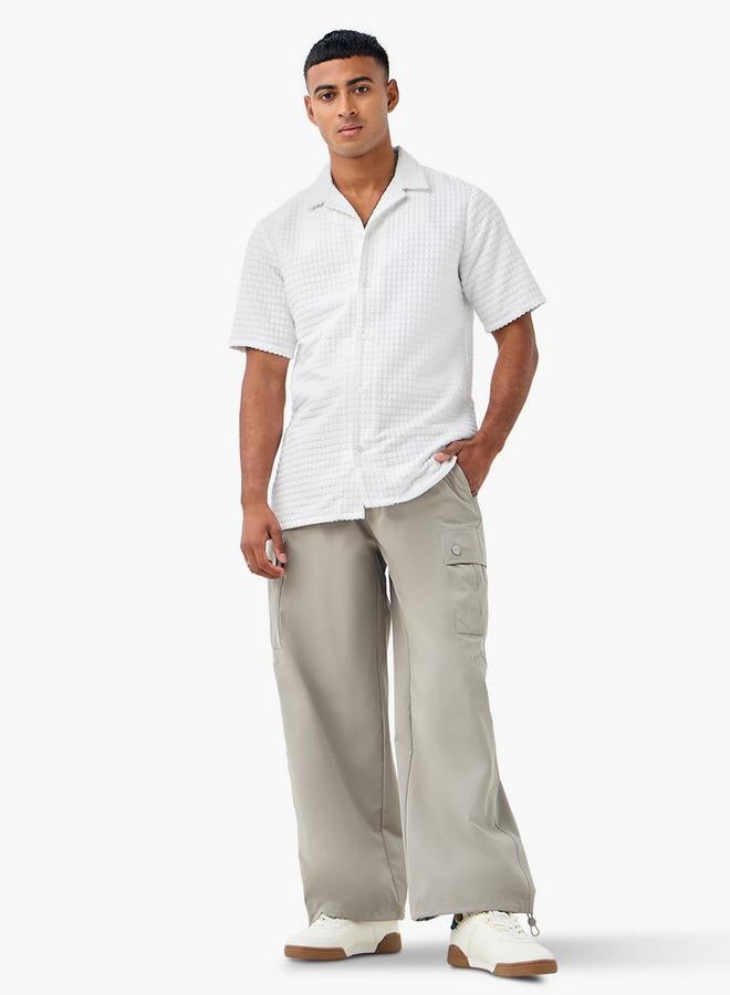 سبلاش فيڤ قميص بقصة عادية بياقة كامب وأكمام قصيرة بنسيج دوبي - Image 2