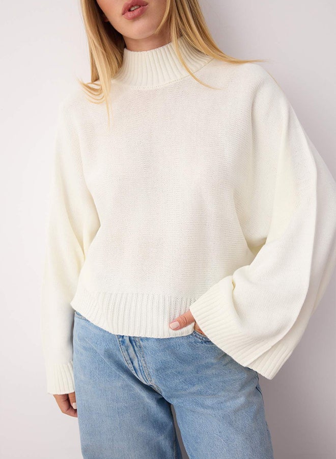 trendyol Ecru Wide Fit Spanish Sleeve Knitwear Sweater - Image 3