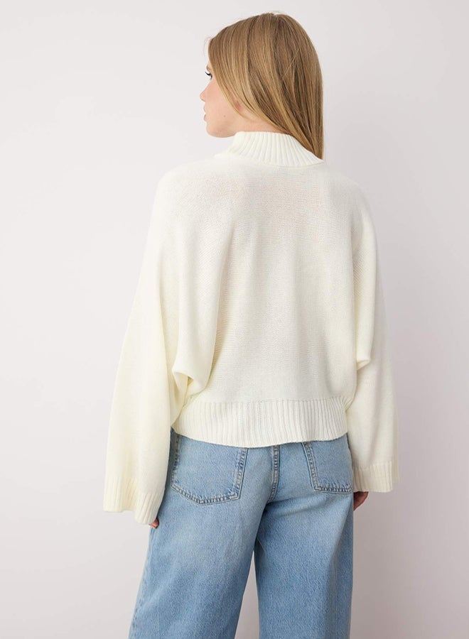 trendyol Ecru Wide Fit Spanish Sleeve Knitwear Sweater - Image 4