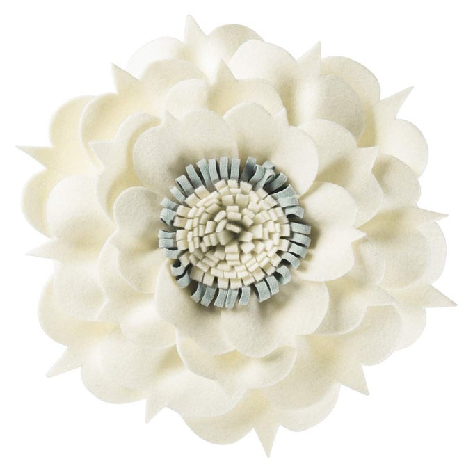 3D FLOWER DECORATIVE THROW PILLOW ACCENT HANDMADE ROUND PILLOW CUSHION WITH INSERT FOR HOME COUCH BEDROOM DECOR 13 X 13 INCH WHITE