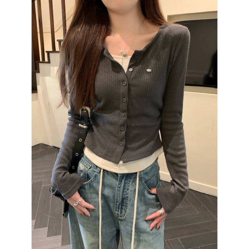 2025 Early Spring Contrast Color Single-Breasted Fake Two-Piece Pleated Design Long Sleeve T-Shirt - Image 3