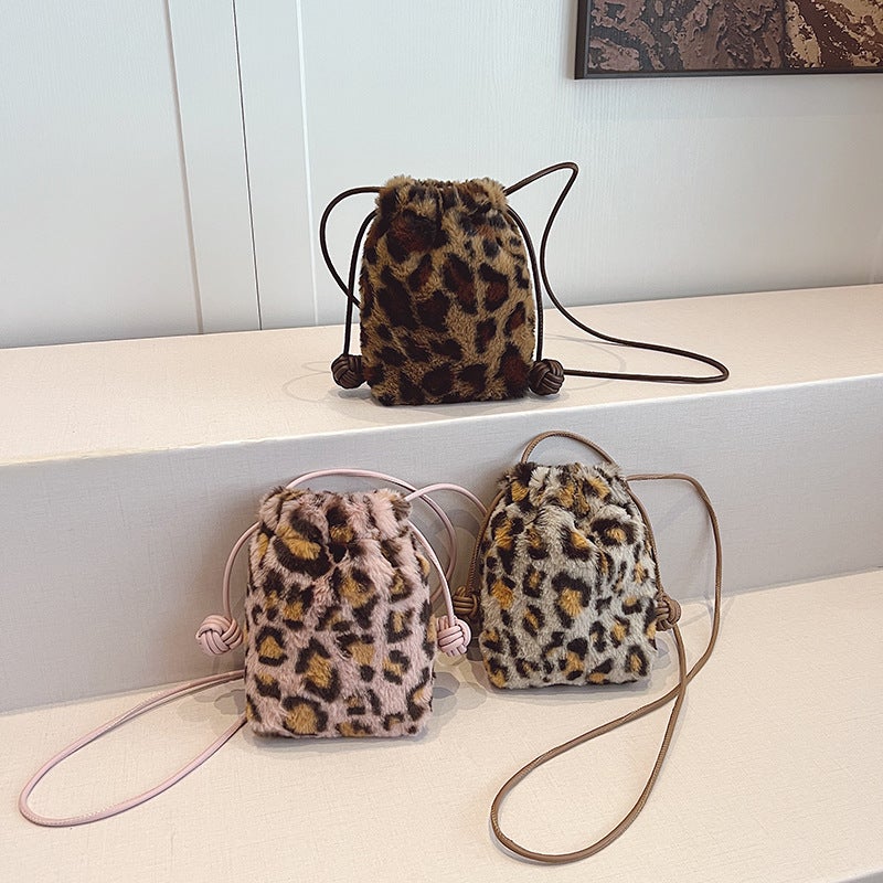 Plush Shoulder Ins Bucket Fashion Bag Sense Korean Style Bag Women'S Winter Trendy Leopard Print Women'S Bag - Image 5