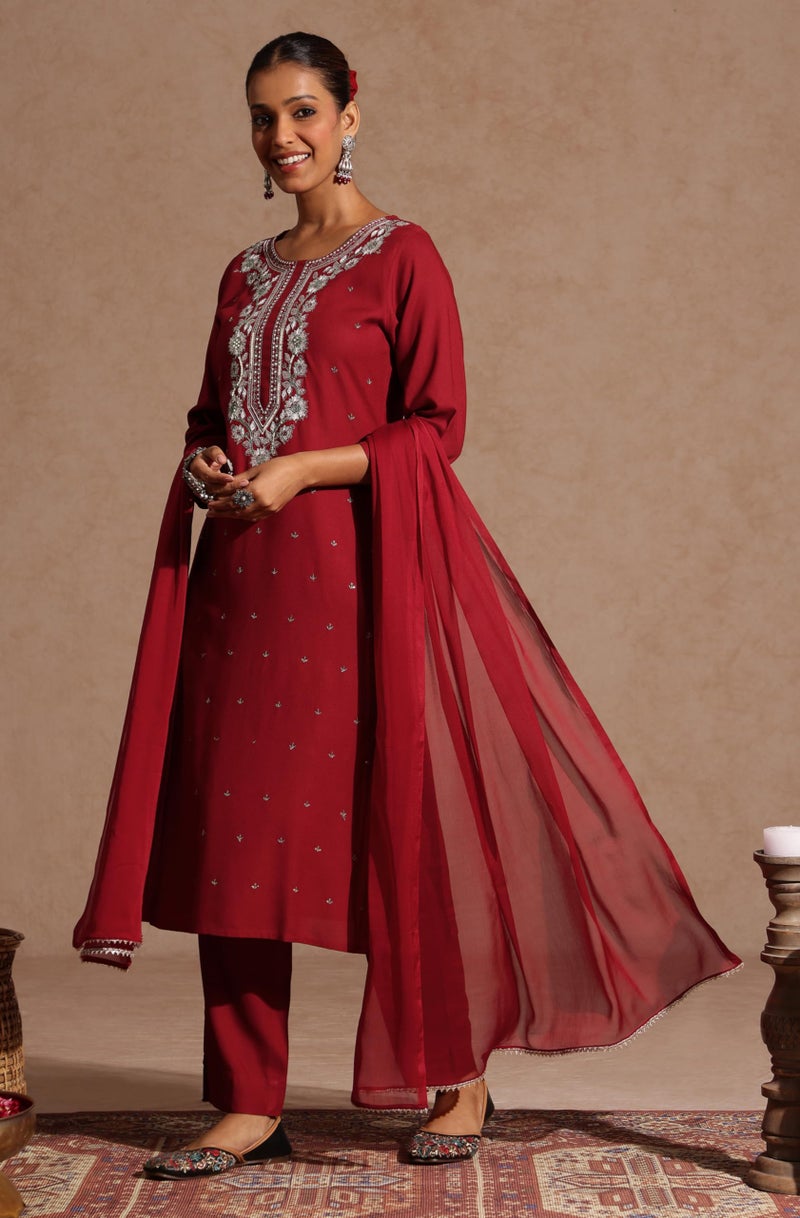 Janasya Women's Maroon Rayon Yoke Embroidered Sequinned Straight Kurta Set with Dupatta (JAB25ST02948-L) - Image 3