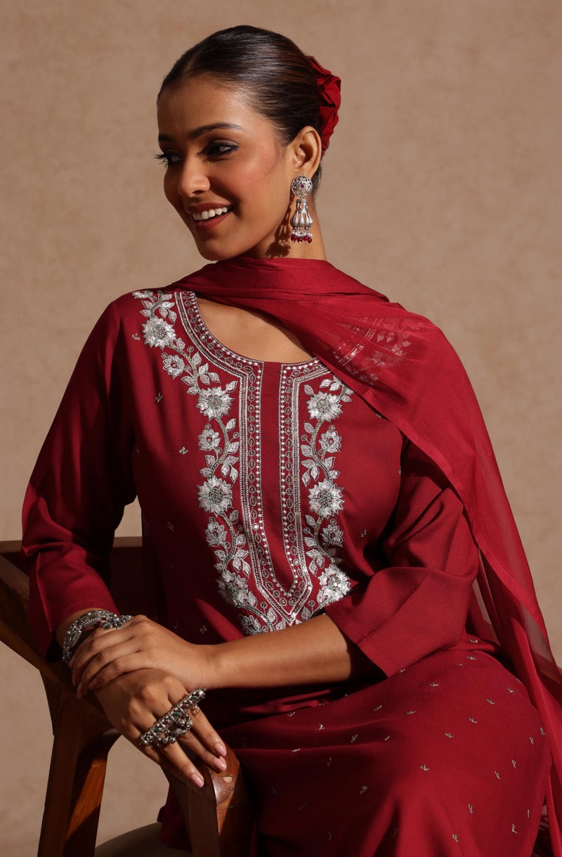 Janasya Women's Maroon Rayon Yoke Embroidered Sequinned Straight Kurta Set with Dupatta (JAB25ST02948-L) - Image 5
