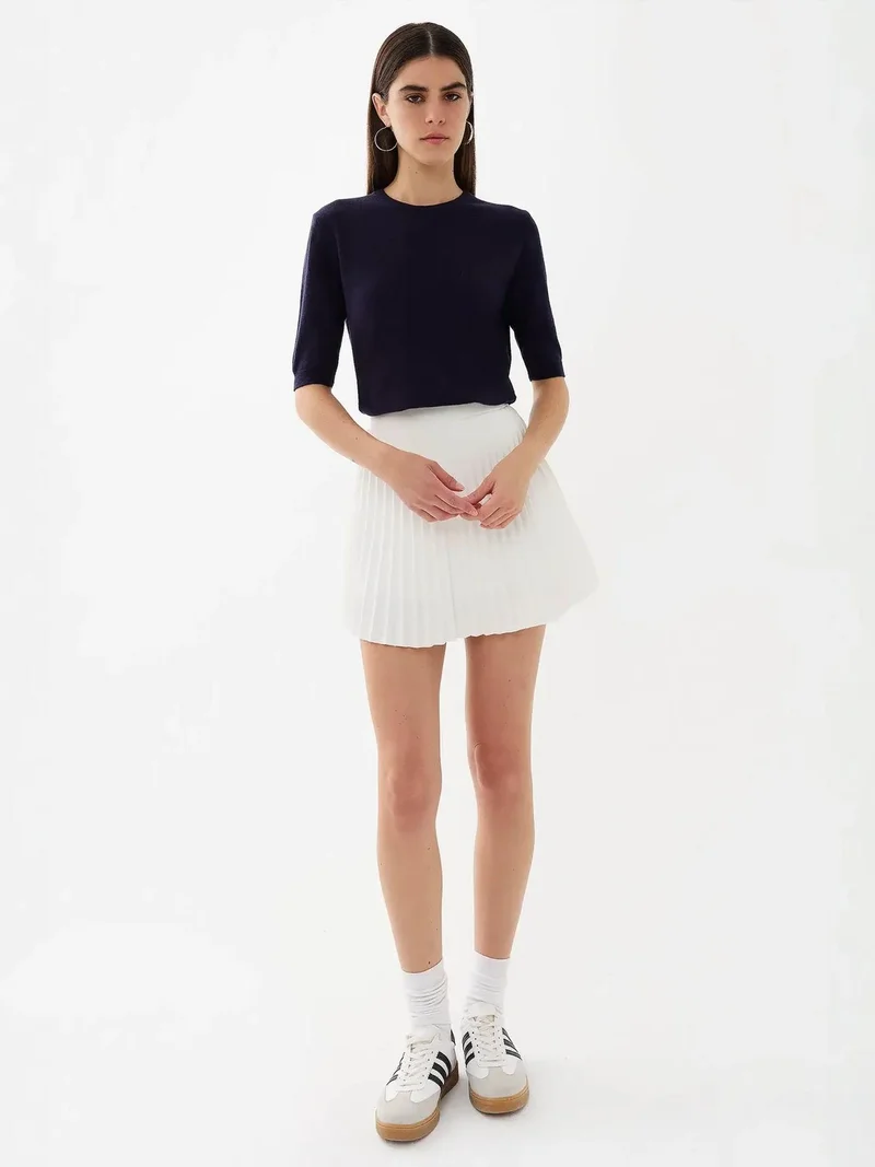 زوبعة كنزة محبوكة أساسية بأكمام قصيرة