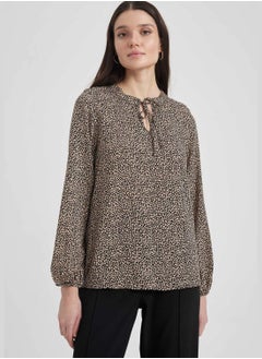 Woman C Neck Woven Long Sleeve Blouse