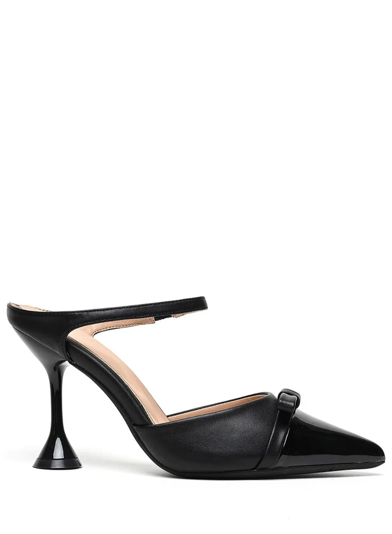 Cuple Two-toned high-heeled pointed shoe