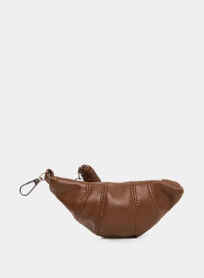 ستايلي شنطة كتف هاف مون بشعار الماركة