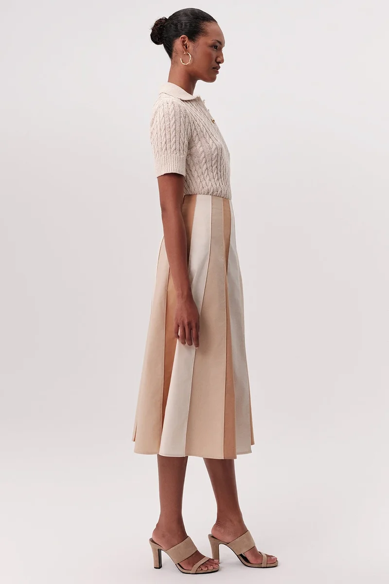 اكسيكيوز تنورة ميدي بلون بني فاتح، عالية الخصر، مقسمة إلى أجزاء، بسحاب مخفي.