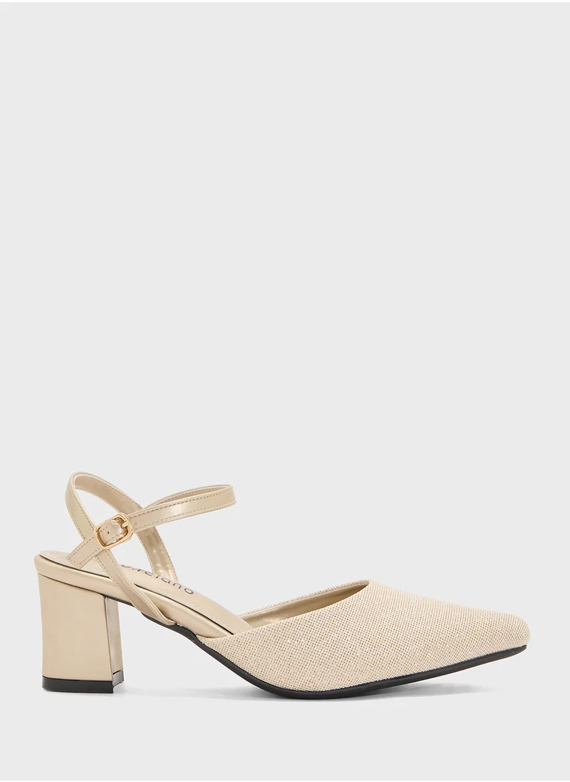 إس دي. فيلانو Block Heeled Ankle Strap Pump