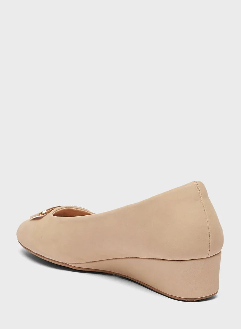 Le Confort Low Heel Pumps