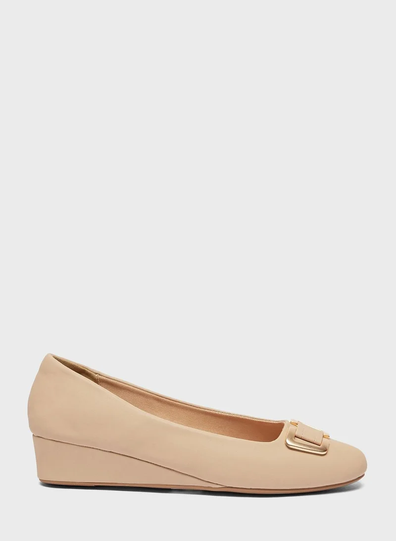Le Confort Low Heel Pumps