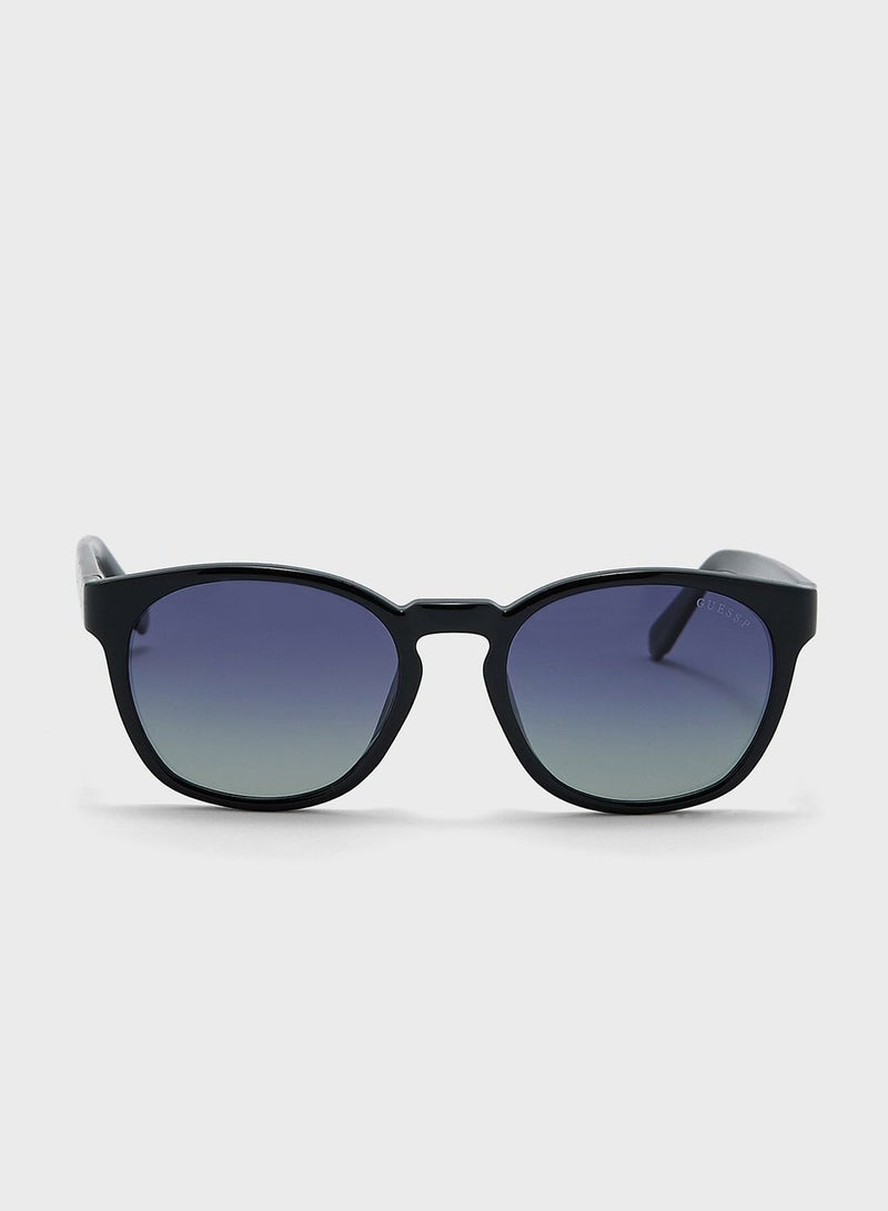 GUESS Round Shape Sunglasses - Image 2