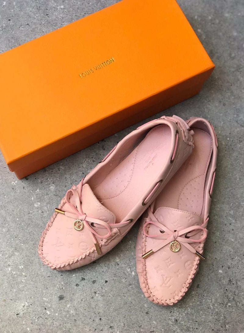 Women's shoes with an elegant and attractive design