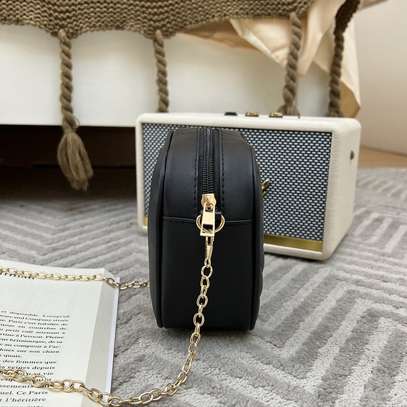 [Welfare] Women'S Crossbody Bag 2023 Spring New Fresh V-Pattern Camar Bag Casual All-Match Shoulder Bag - Image 4