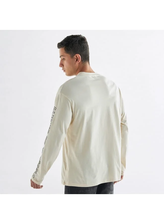 Splash FAV Slogan Print T-shirt with Crew Neck and Long Sleeves