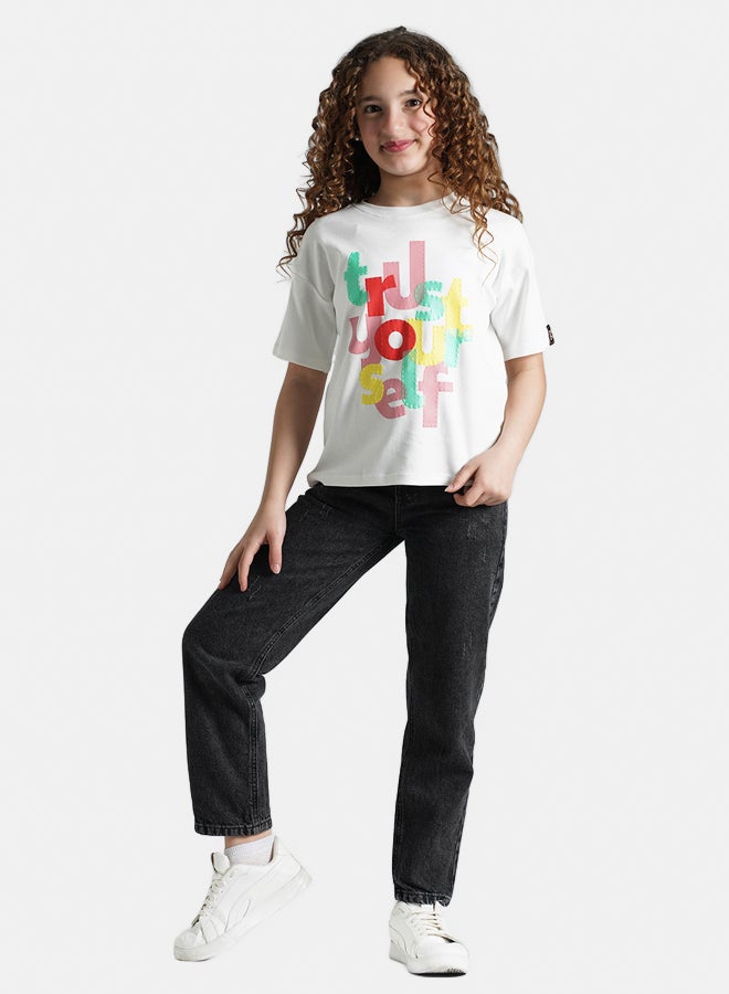 ريمينت تيشرت للبنات برسمة ثق بنفسك ابيض داكن  - Image 2