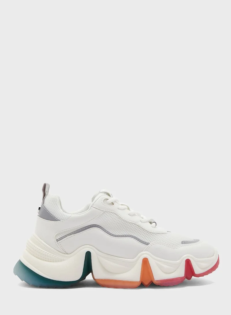 STEVE MADDEN Charizma Running