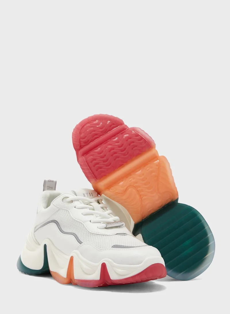 STEVE MADDEN Charizma Running