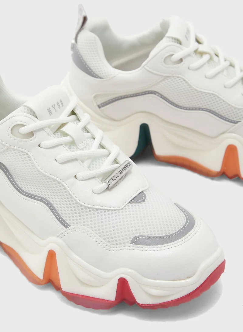 STEVE MADDEN Charizma Running