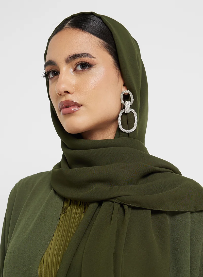 هيا كلوزيت عباية بأكمام واسعة مع شيلة