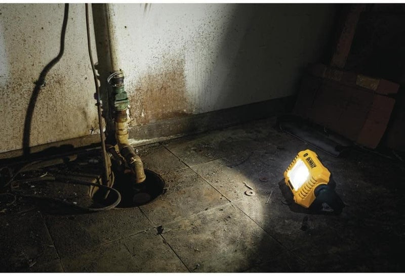 DEWALT ديوليت 12V20V ماكس مصباح عمل LED مدمج مع مقبض دوار 360 درجة 2000 لومن من السطوع أداة بدون سلك فقط DCL077B - Image 5