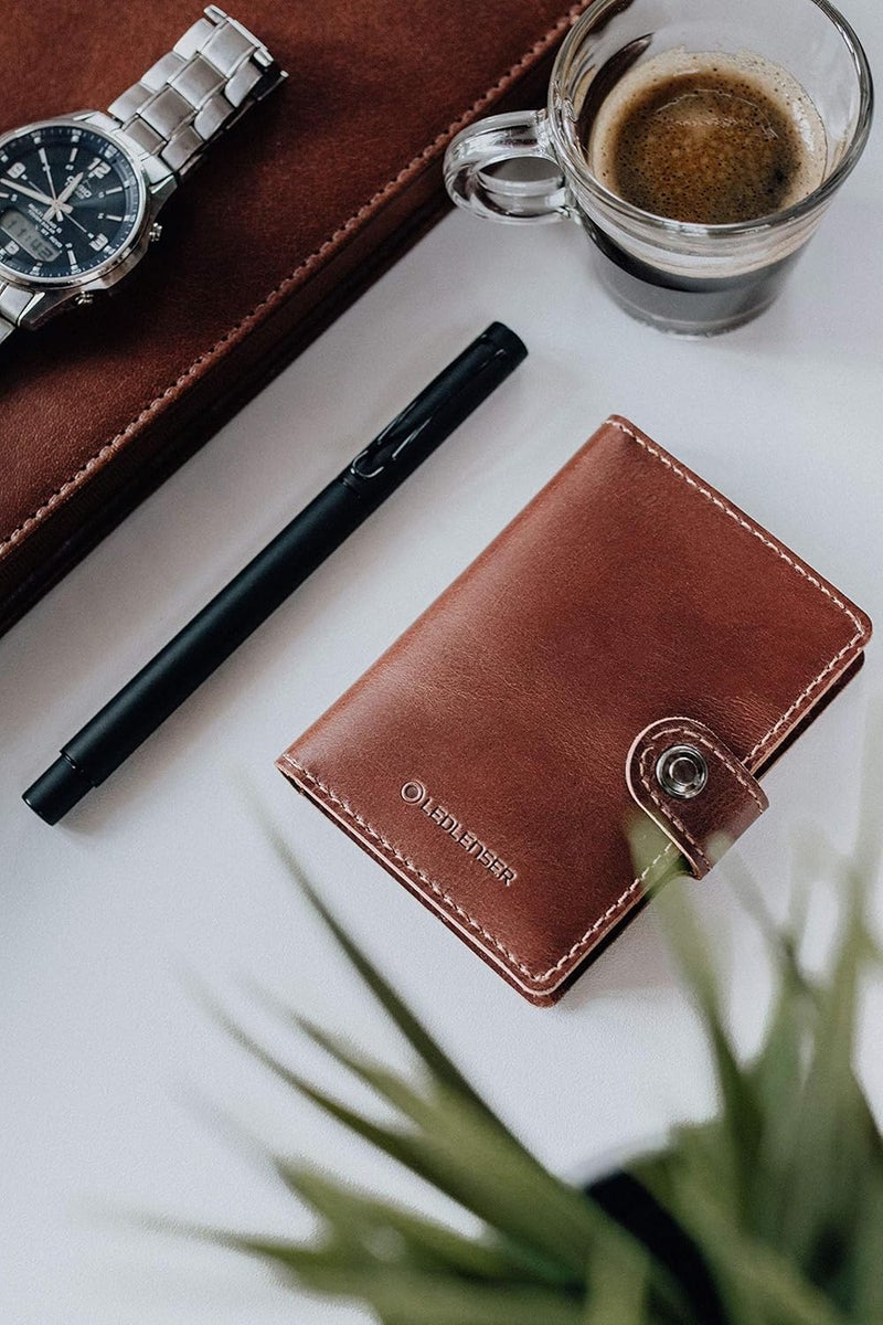 Ledlenser Lite Wallet in Classic Chestnut Leather with 150 Lumen Light - Image 4