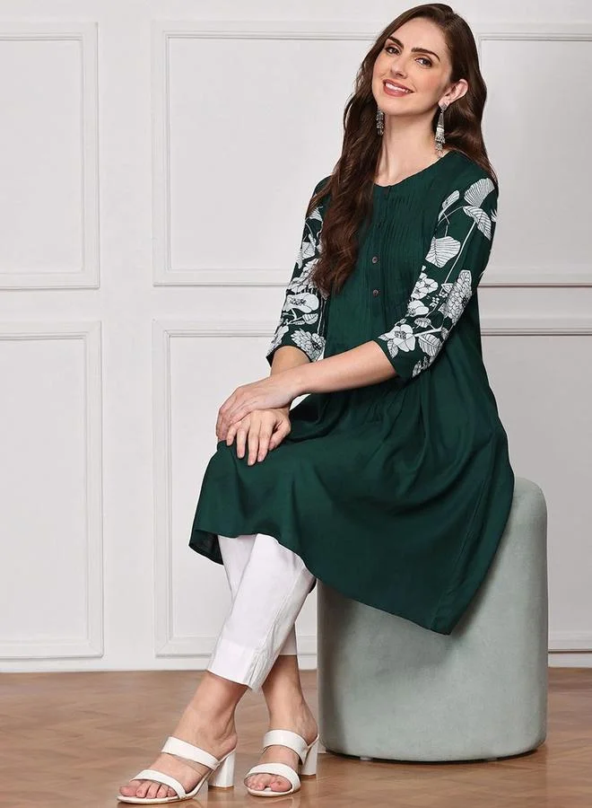 ISHIN Women's Deep Green Rayon Printed Tunic Straight Fit Kurta