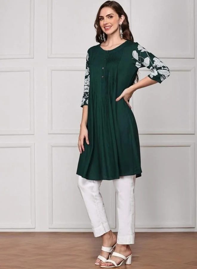 ISHIN Women's Deep Green Rayon Printed Tunic Straight Fit Kurta
