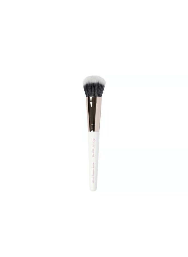 فرشاة متعددة المهام من Brushworks باللونين الأبيض والذهبي