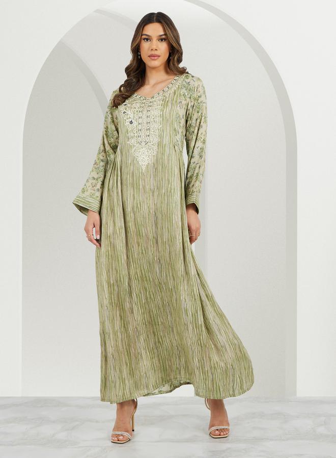 ستايلي جلابية - مطرزة بطبعات شاملة مع تفاصيل جانبية مجمعة - Image 1