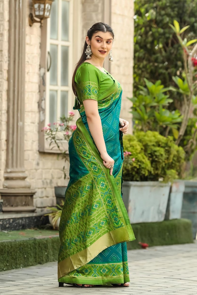 Leriya Fashion Women's Kanchipuram Cotton Silk Saree (Free Size / Green) - Image 4