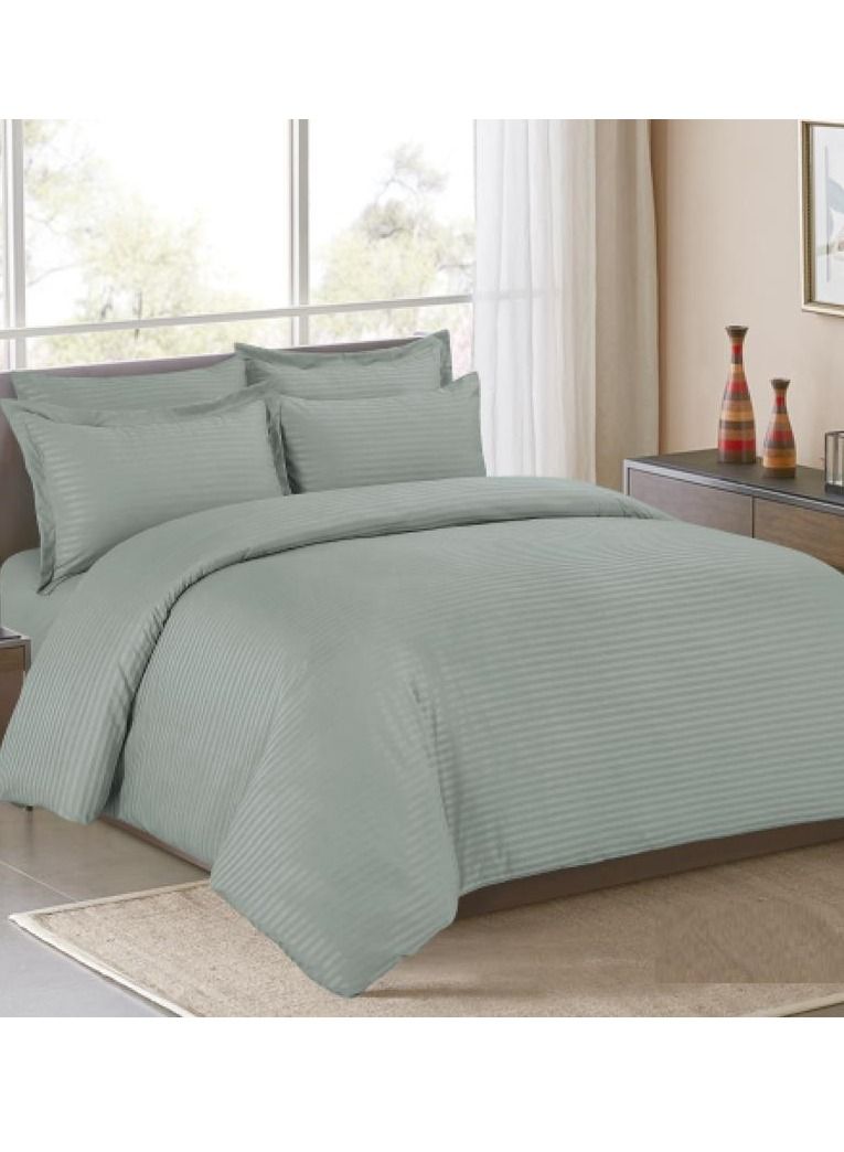 Hourse 6-Piece Striped  Hotel Comforter Set - Image 1