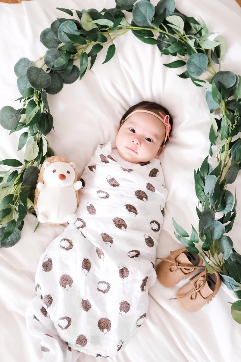 MOYA Baby Gift Box â€“ Newborn Keepsake Box for Boy and Girl, Baby Clothes, Knotted Gown and Swaddle Blanket, Baby Shower Gifts Set for Unisex in a Box and a Basket, Baby Welcome Box, Baby Registry. - Image 4