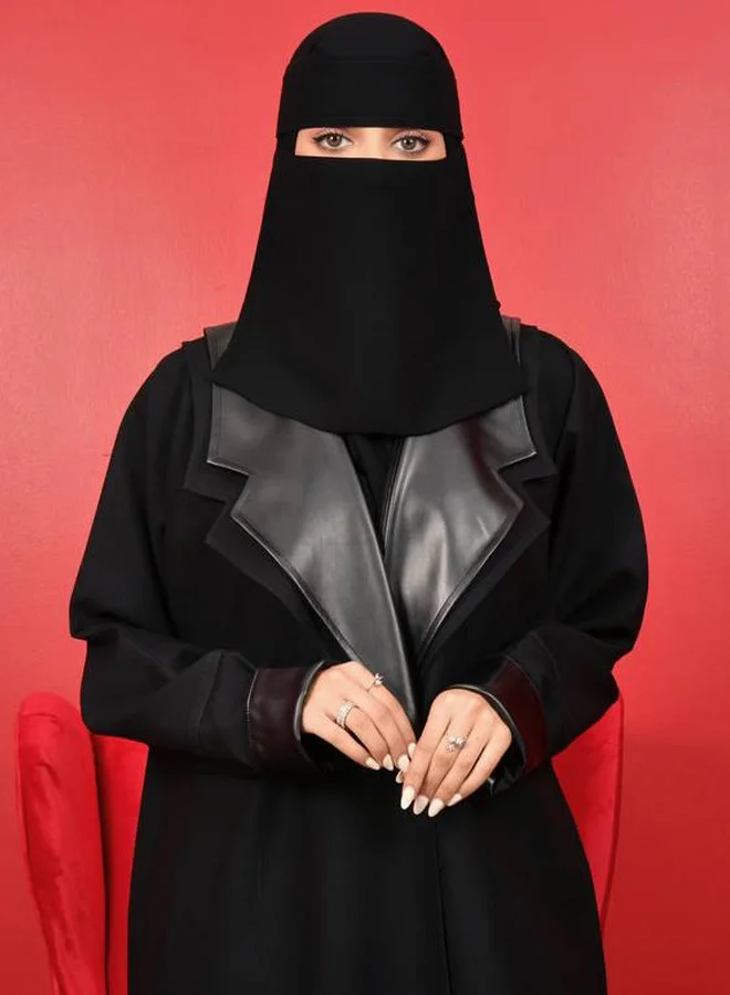 عبايات حوراء عباية لف سوداء  رسمية بياقة مضاعفة مع تداخل الجلد على الياقة والأكمام