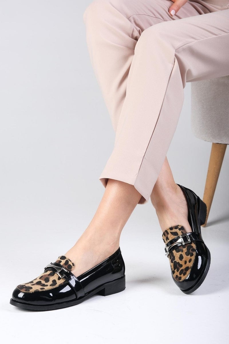 Mio Gusto Black Color Patent Leather and Leopard Pattern Women's Casual Oxford Flat Shoes  - Image 4