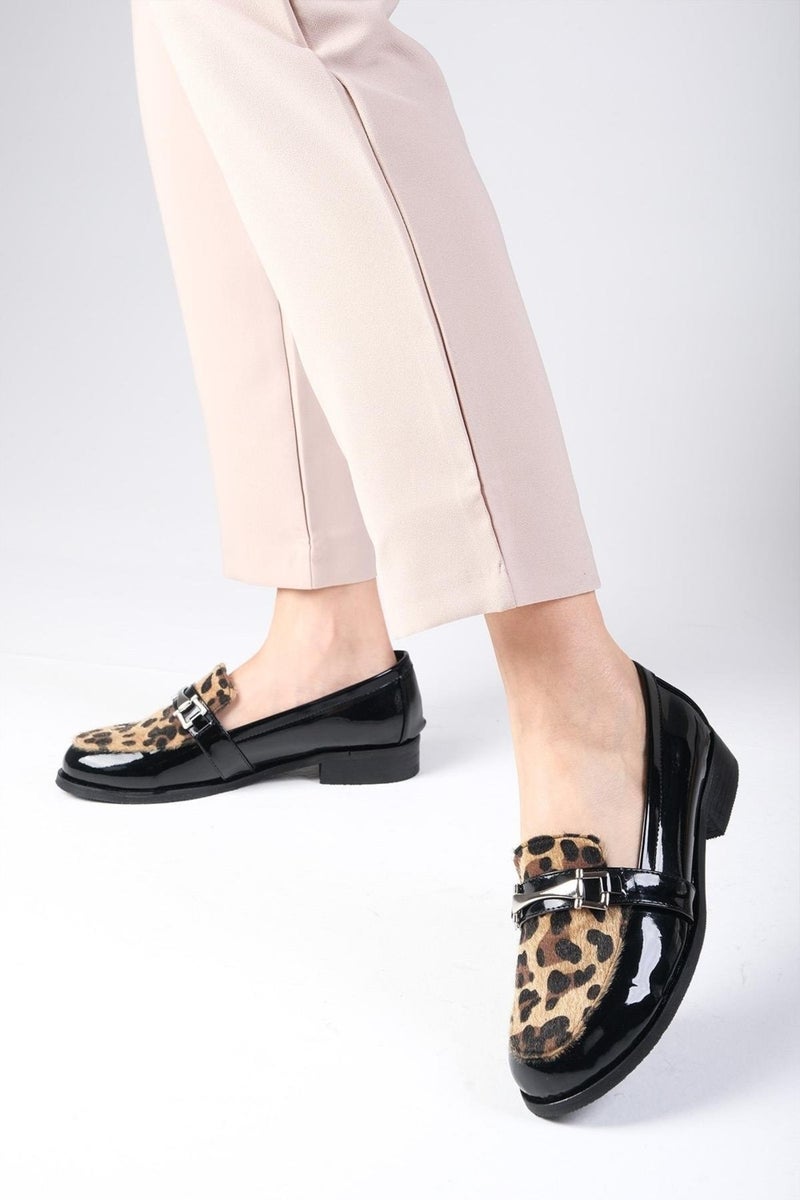 Mio Gusto Black Color Patent Leather and Leopard Pattern Women's Casual Oxford Flat Shoes  - Image 3