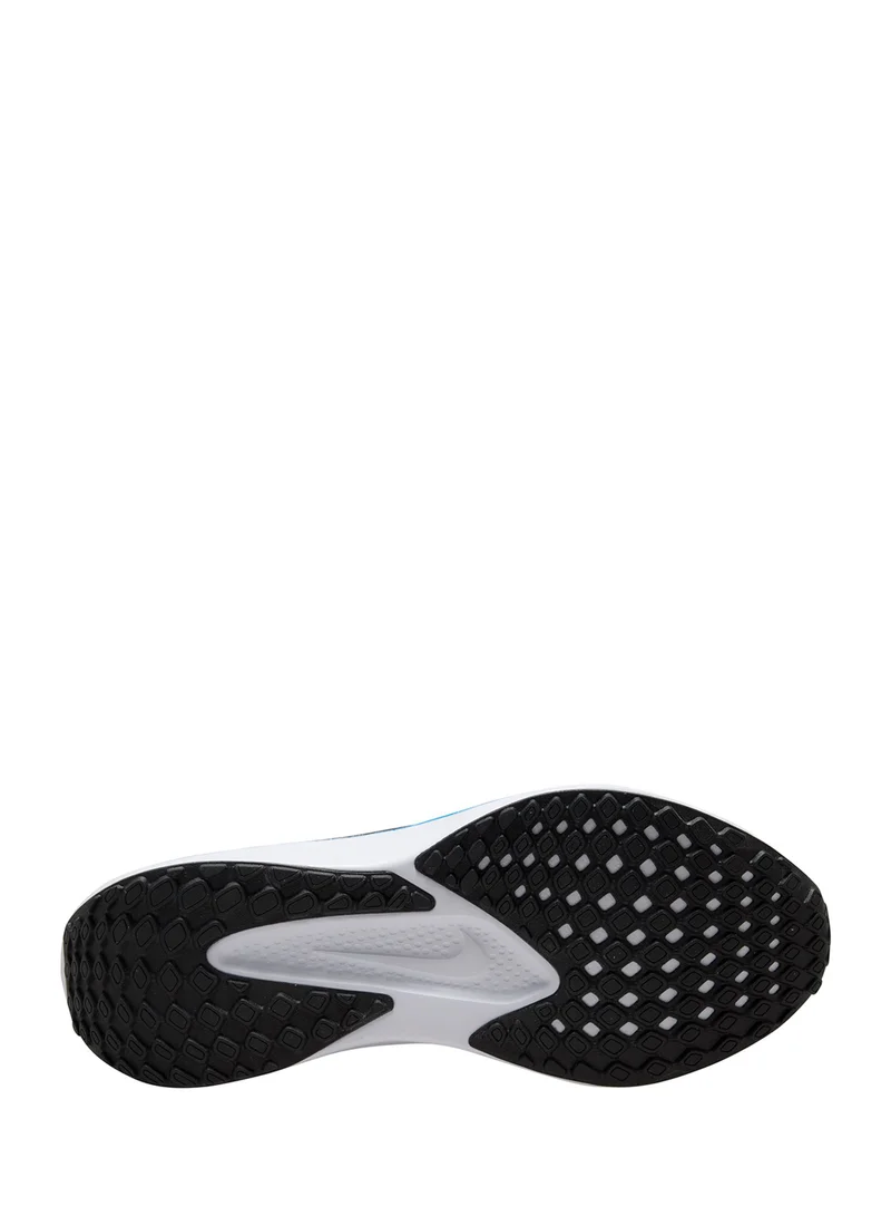 Nike Quest 6