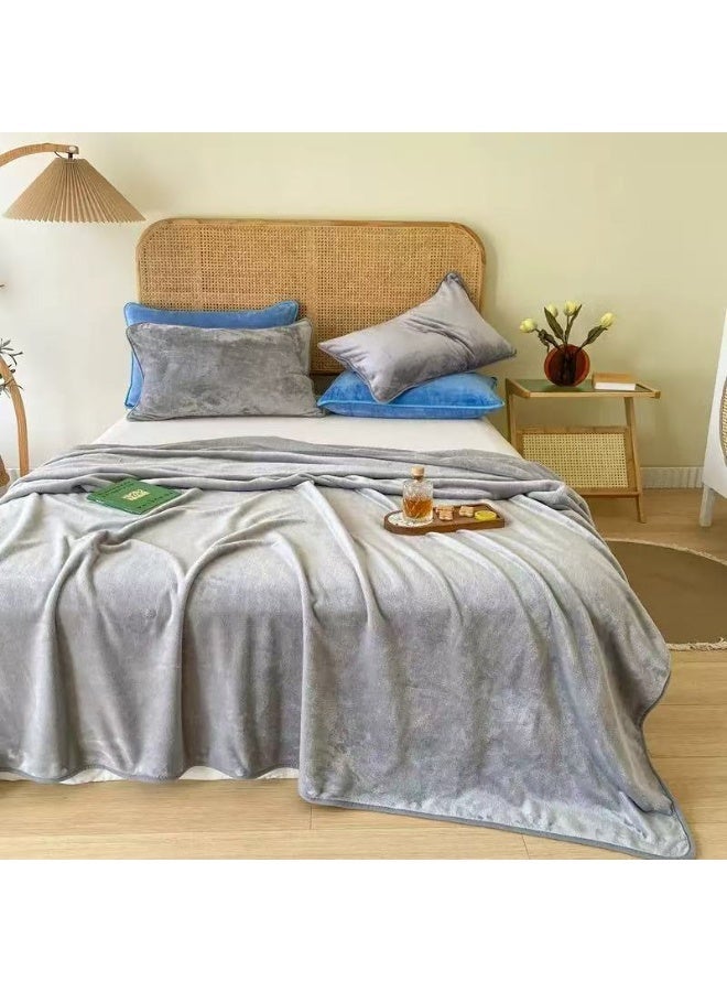 Thick Golden Mink Velvet Blanket, 100% Polyester (150 X 200 cm) — Reversible Design, Anti-Static And Pill-Resistant; Ideal For Use On The Sofa, For Naps, In The Car, And As Bedding - Image 5