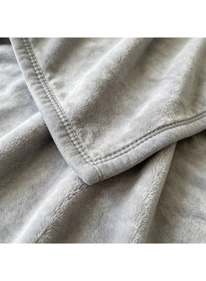 Thick Golden Mink Velvet Blanket, 100% Polyester (150 X 200 cm) — Reversible Design, Anti-Static And Pill-Resistant; Ideal For Use On The Sofa, For Naps, In The Car, And As Bedding - Image 2