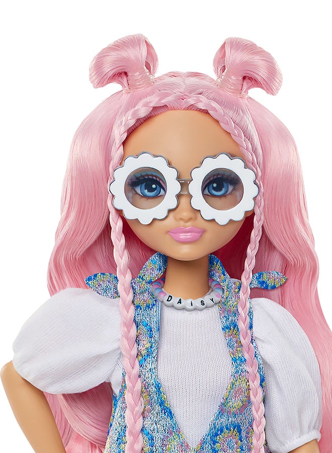 Barbie Dream Besties Doll and Accessories, Daisy Jean Posable Fashion Doll with Removable Fashions & Wavy Pink Hair, 9 DJ & Music Themed Pieces - Image 4