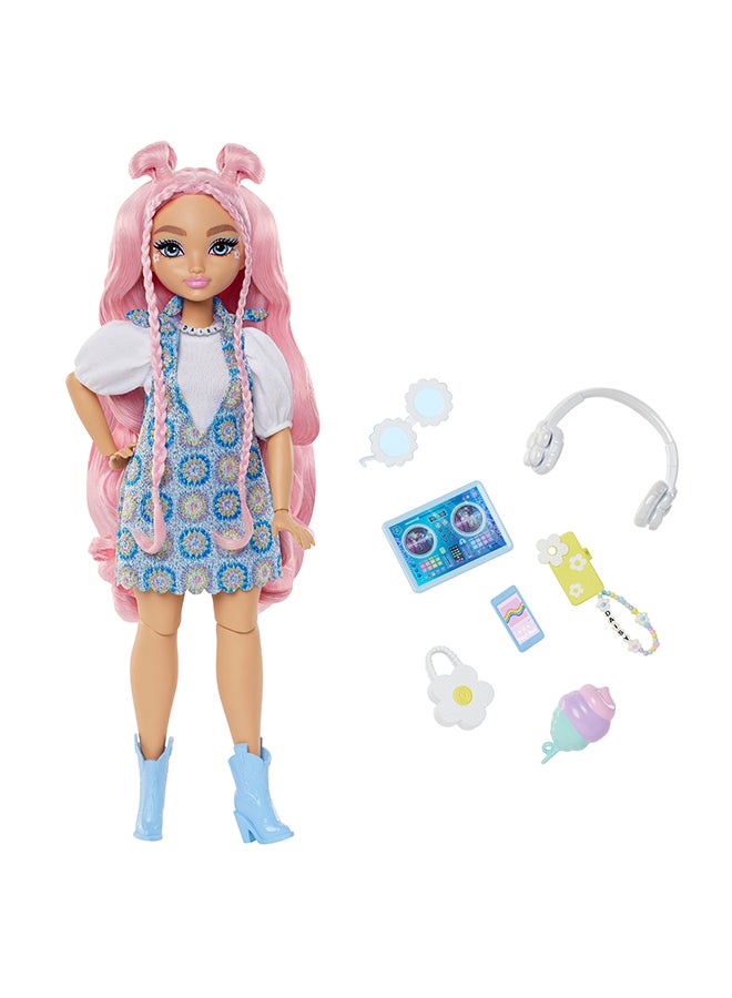 Barbie Dream Besties Doll and Accessories, Daisy Jean Posable Fashion Doll with Removable Fashions & Wavy Pink Hair, 9 DJ & Music Themed Pieces - Image 3