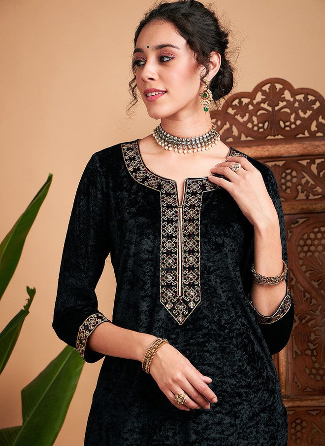 SASSAFRAS Black Velvet Ethnic Kurta for Women - Image 2