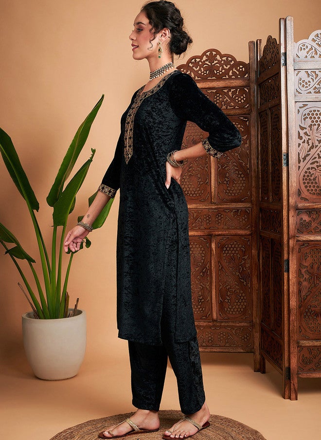 SASSAFRAS Black Velvet Ethnic Kurta for Women - Image 3