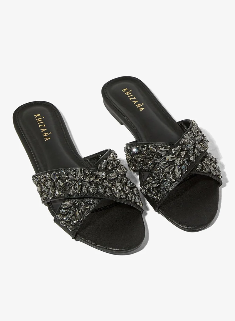 خزانة صندل بسيور متقاطعة ومزينة باحجار الراين