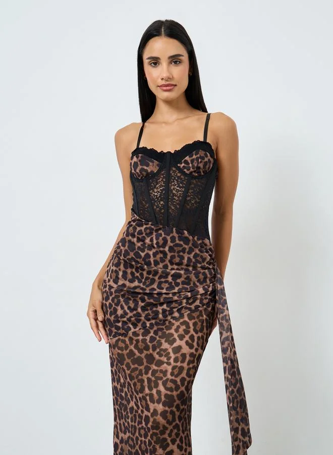 ستايلي طقم قميص داخلي طويل بطبعة حيوان مع كورسيه دانتيل وسروال داخلي